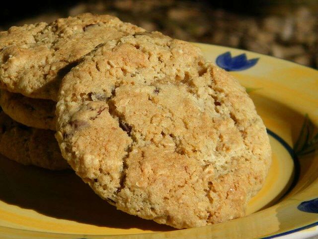Печенье с гранолой и изюмом