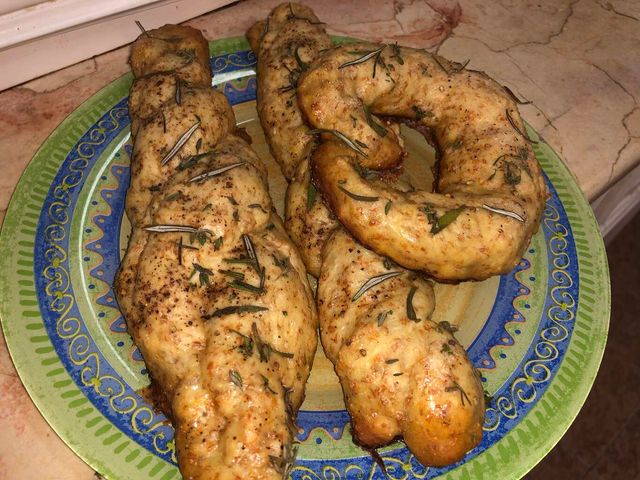 Мягкие крендельки с маслом