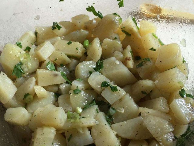 Французский картофельный салат