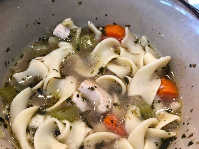 Куриный суп с лапшой