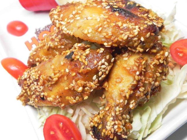 Крылышки с кунжутом